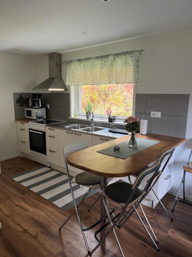 Furuvaegen 11 C Apartment Ullared Bagian luar foto